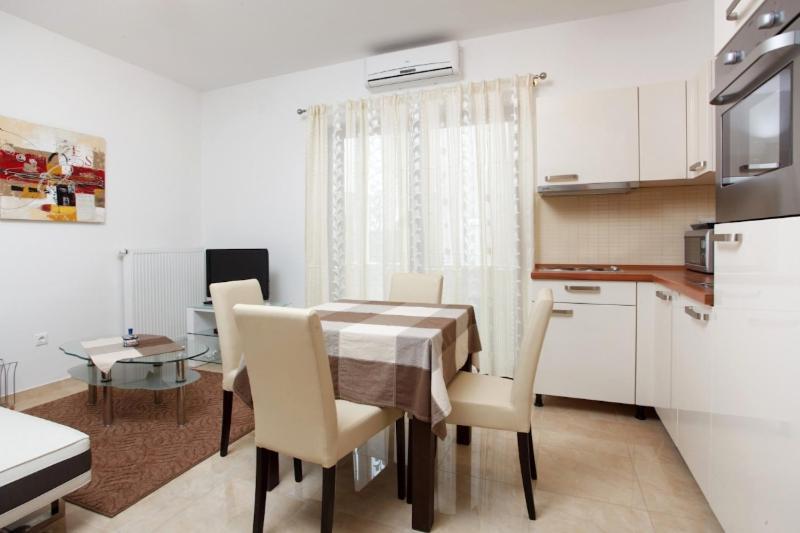 Apartments Tisno - Villa Mare Exterior photo