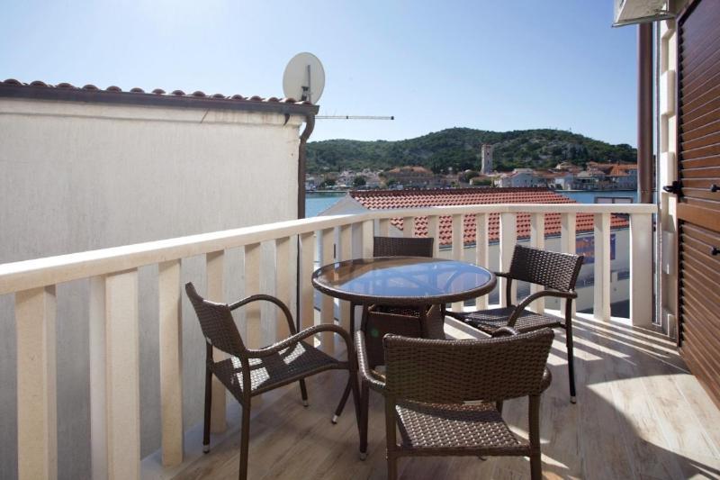 Apartments Tisno - Villa Mare Exterior photo