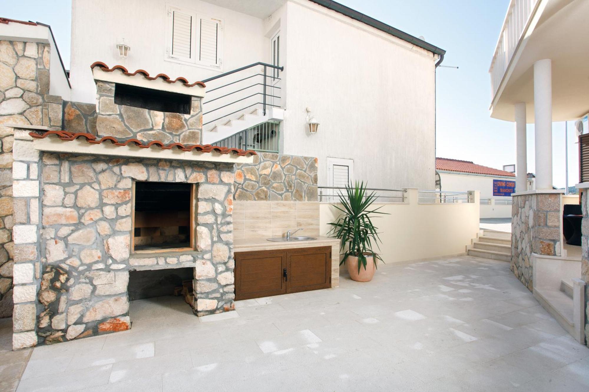 Apartments Tisno - Villa Mare Exterior photo