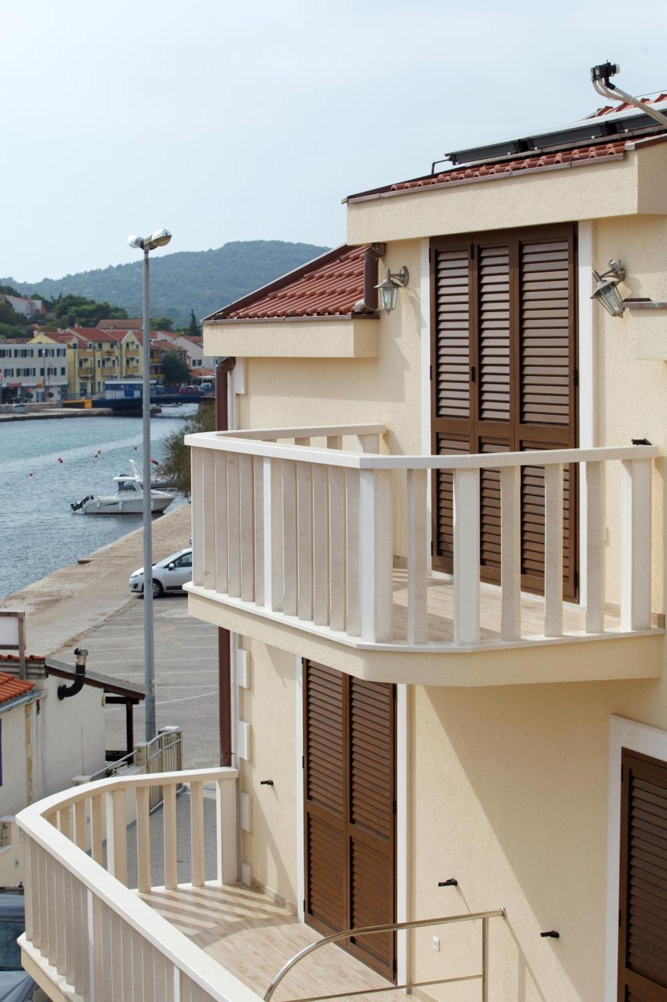 Apartments Tisno - Villa Mare Exterior photo