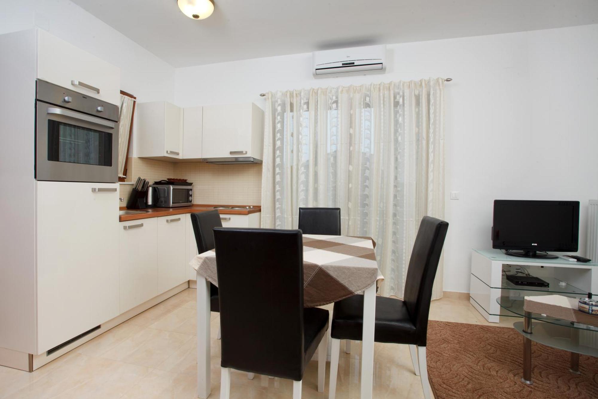 Apartments Tisno - Villa Mare Exterior photo