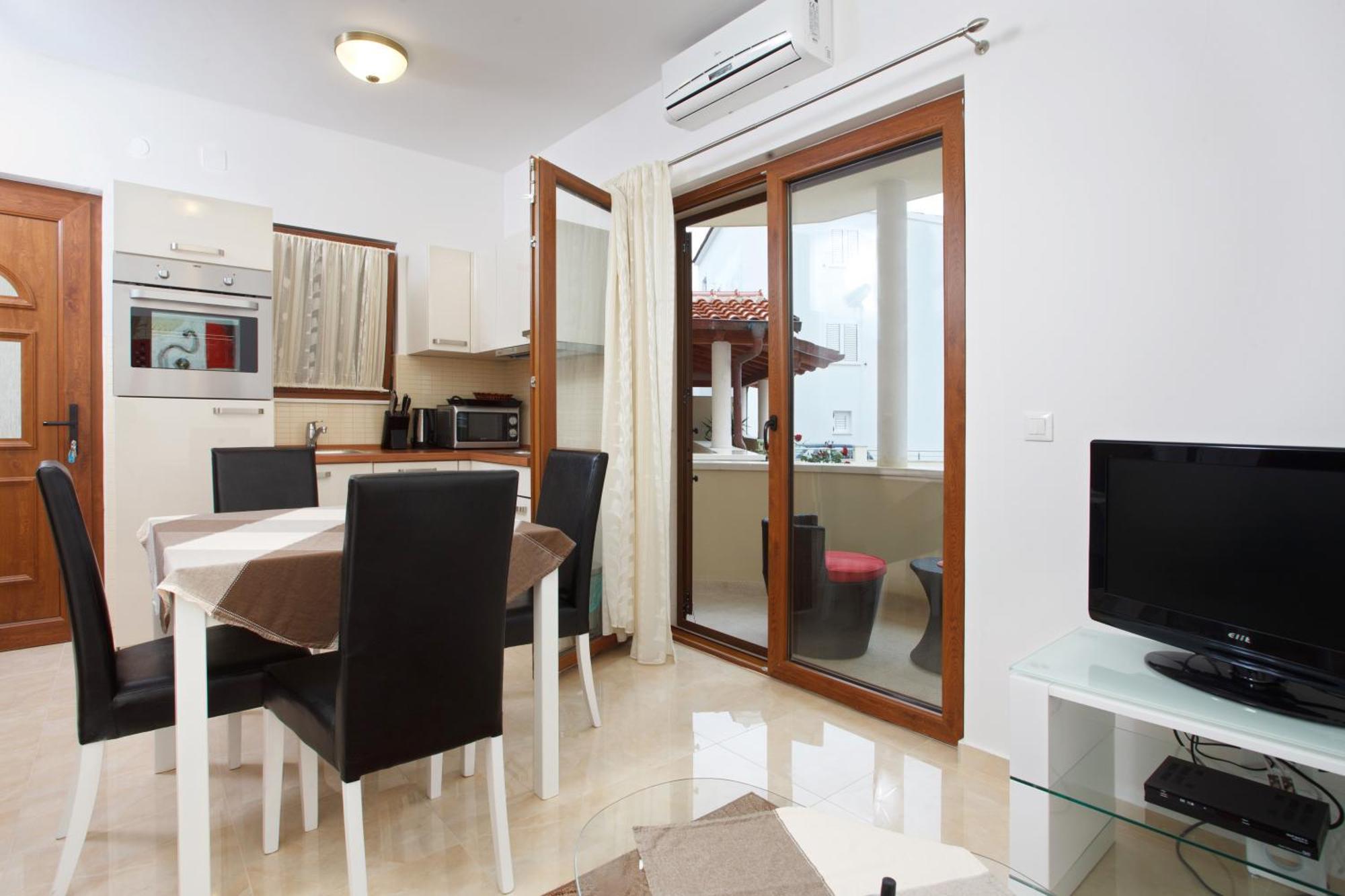 Apartments Tisno - Villa Mare Exterior photo