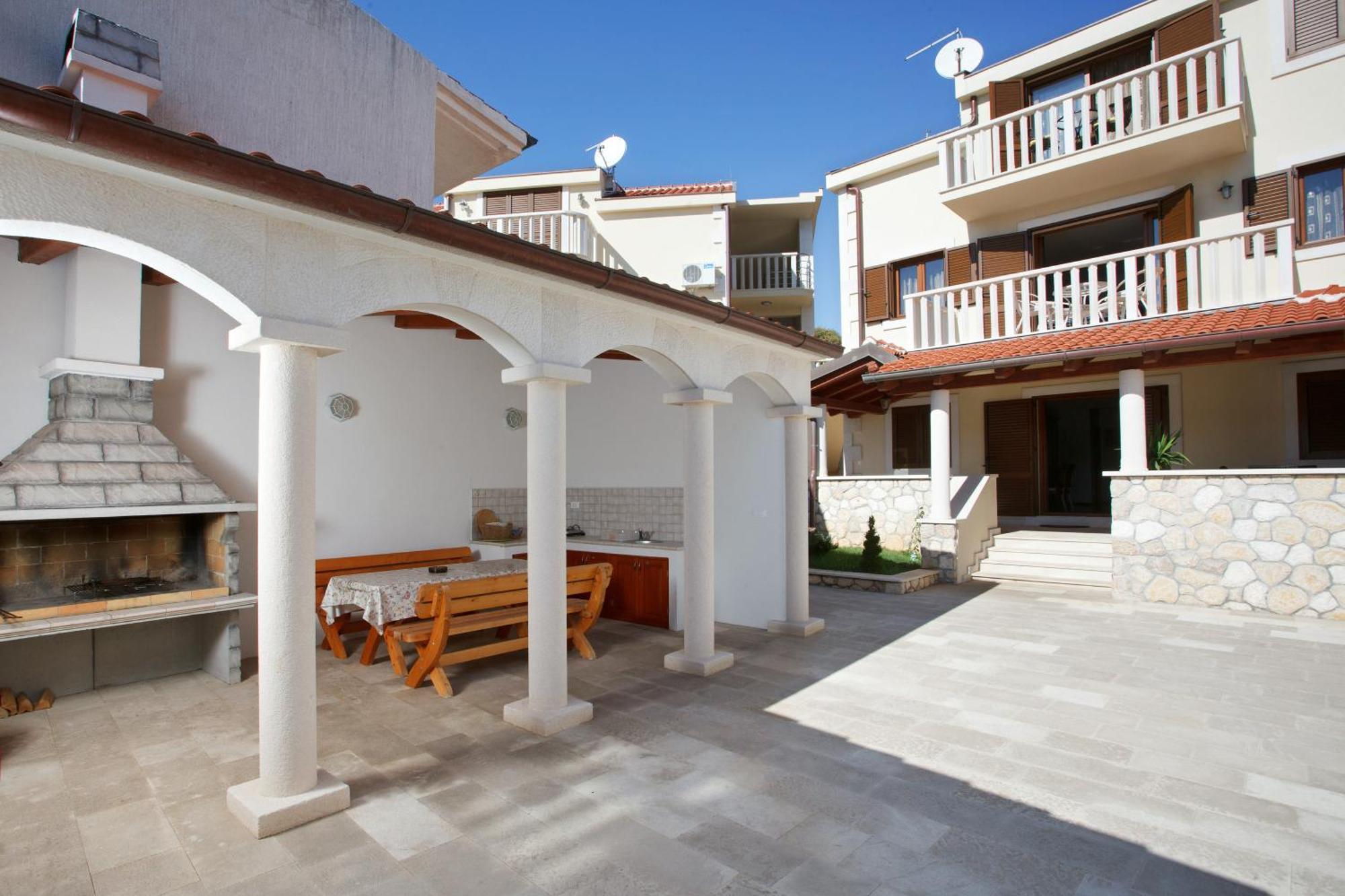 Apartments Tisno - Villa Mare Exterior photo